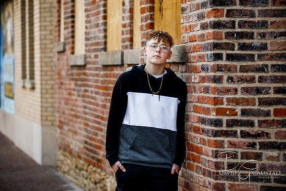 Senior Pictures DeForest,  Madison, Waunakee,  Sun Prairie. Middleton, Lodi, Verona