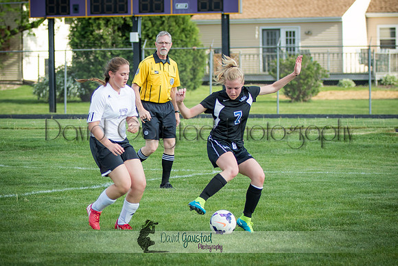 DeForest Girls JV Soccer vs Lodi on May 24th 2016
