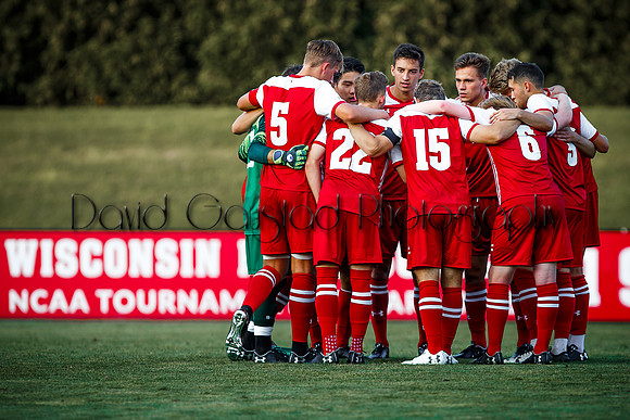 Wisconsin Men's Soccer team BQ4A3254