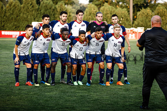 UIC Men's soccer team 0M7A0922