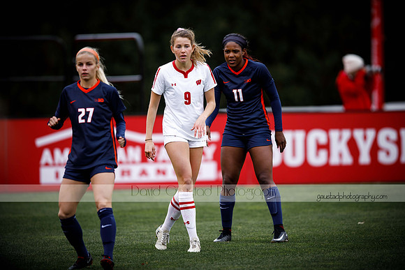 Wisconsin Women's Soccer Team vs. Illinois