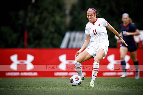 Victoria Pickett Wisconsin Badgers Women's Soccer vs. Illinois