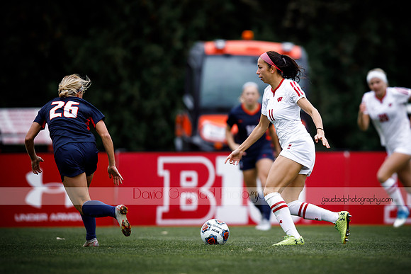 Victoria Pickett Wisconsin Badgers Women's Soccer vs. Illinois
