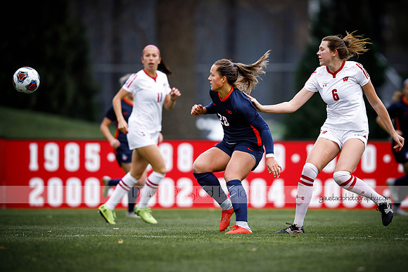 Wisconsin Women's Soccer Team vs. Illinois