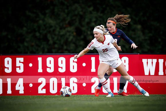 Wisconsin Women's Soccer Team vs. Illinois
