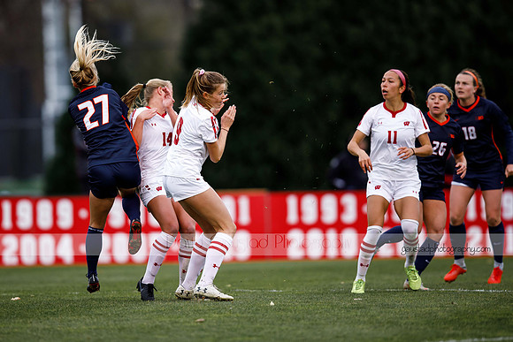 Wisconsin Women's Soccer Team vs. Illinois
