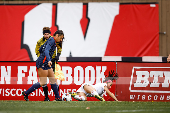 Wisconsin Women's Soccer Team vs. Illinois