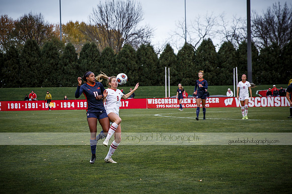 Wisconsin Women's Soccer Team vs. Illinois