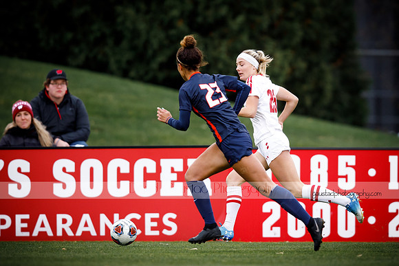 Wisconsin Women's Soccer Team vs. Illinois