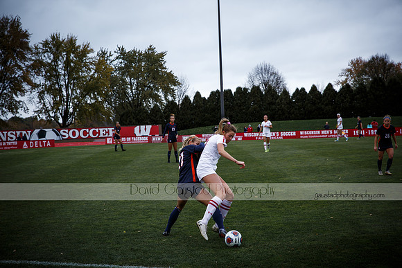 Wisconsin Women's Soccer Team vs. Illinois