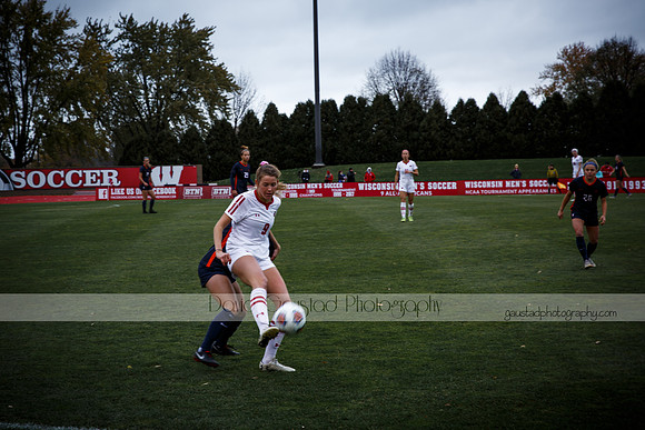 Wisconsin Women's Soccer Team vs. Illinois