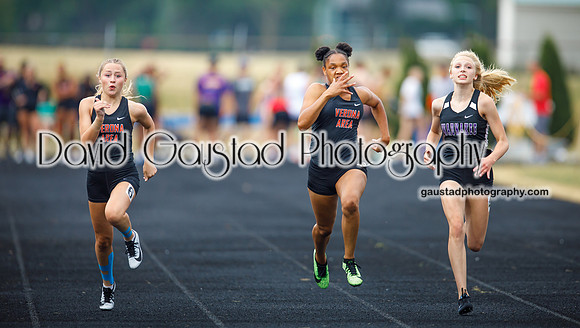 Lilly Wepking Summer Grigg Joy Bailey Track WIAA Division 1 Sectional
