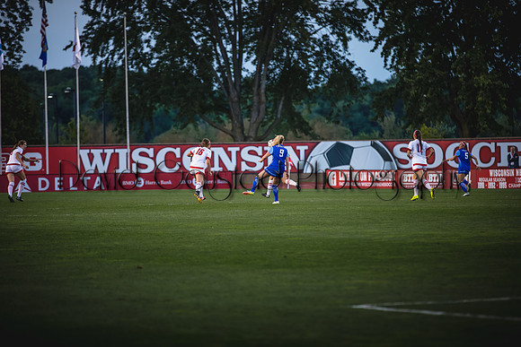 0M7A3422