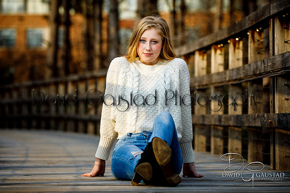 Senior Pictures DeForest, Oregon, Madison, Waunakee, Sun Prairie. Middleton, Lodi, Cottage Grove